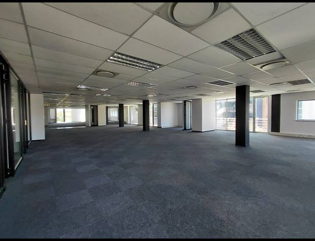 669M² OFFICE TO LET IN BRYANSTON